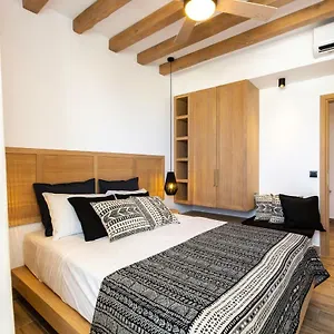 Hotel apartamentowy Theros